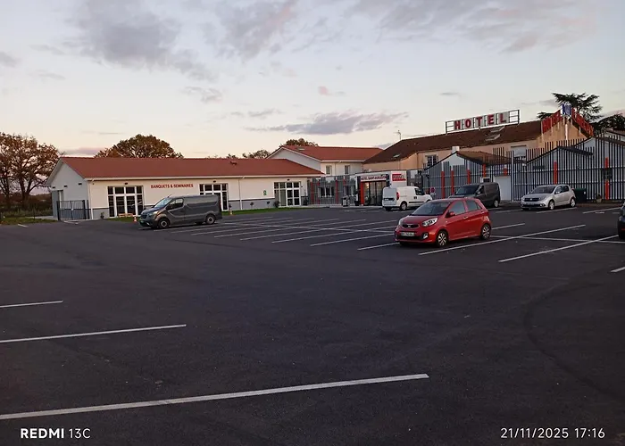 Hsa - Le Relax 3* Montaigu-Vendee